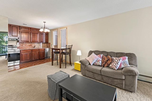 4040 15th Avenue S 10H, Minneapolis, MN 55407