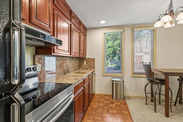 4040 15th Avenue S 10H, Minneapolis, MN 55407