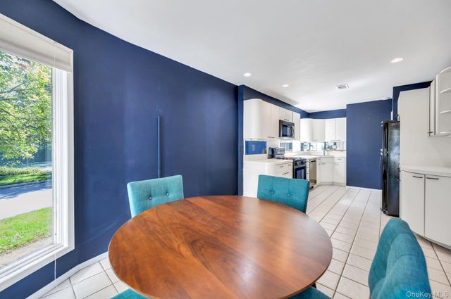 83 Kristin Lane, Hauppauge, NY 11788