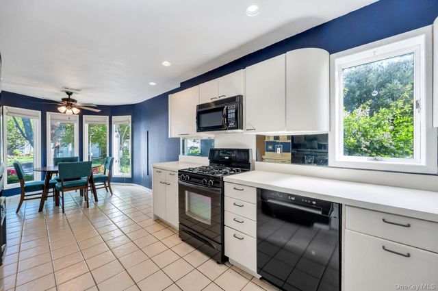 83 Kristin Lane, Hauppauge, NY 11788