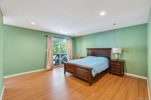 83 Kristin Lane, Hauppauge, NY 11788
