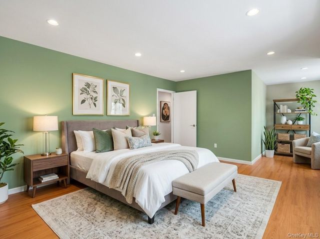 83 Kristin Lane, Hauppauge, NY 11788