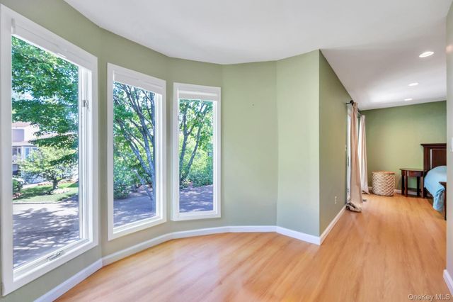 83 Kristin Lane, Hauppauge, NY 11788