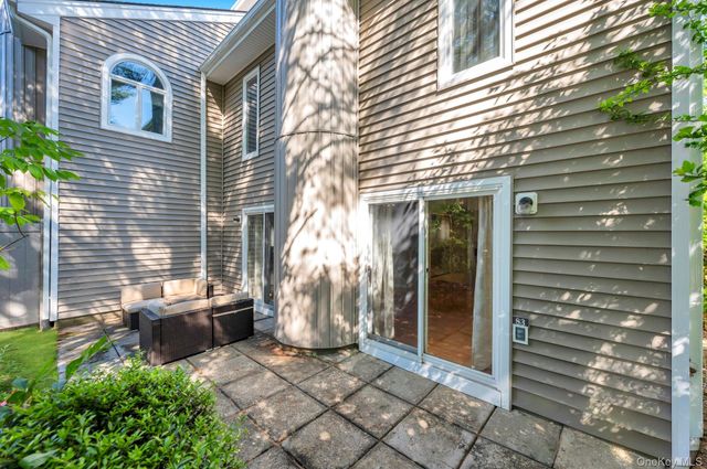 83 Kristin Lane, Hauppauge, NY 11788