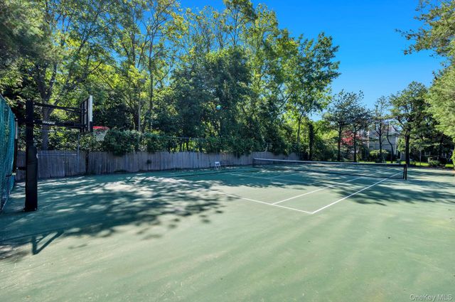83 Kristin Lane, Hauppauge, NY 11788