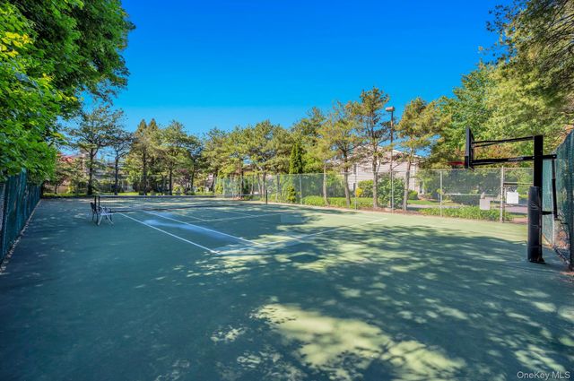 83 Kristin Lane, Hauppauge, NY 11788