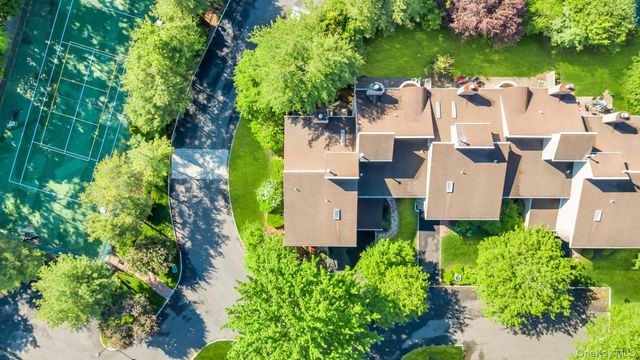 83 Kristin Lane, Hauppauge, NY 11788