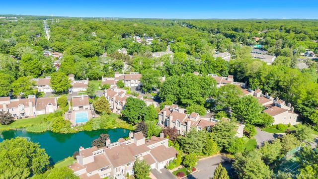 83 Kristin Lane, Hauppauge, NY 11788