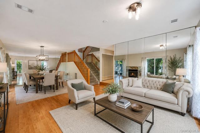 83 Kristin Lane, Hauppauge, NY 11788