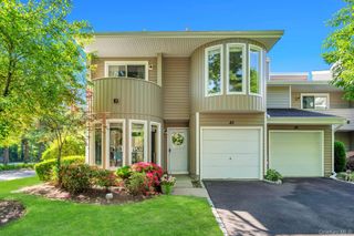 83 Kristin Lane, Hauppauge, NY 11788