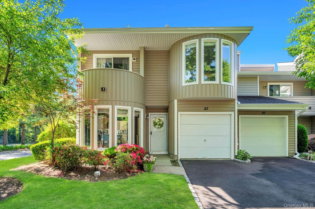83 Kristin Lane, Hauppauge, NY 11788