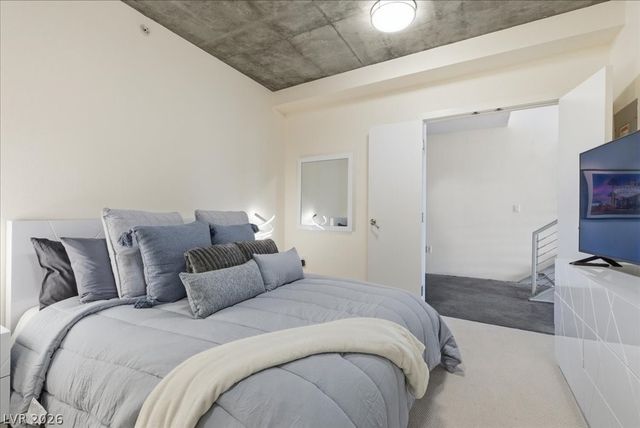 360 East Desert Inn Road 604, Las Vegas, NV 89109