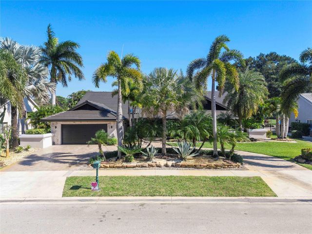 10630 Boca Woods Lane, Boca Raton, FL 33428