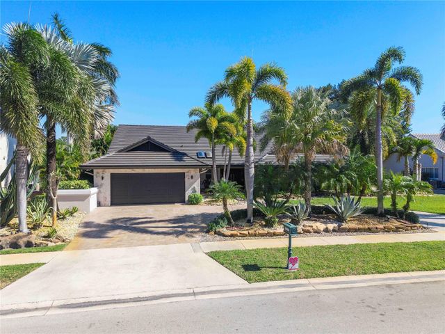 10630 Boca Woods Lane, Boca Raton, FL 33428