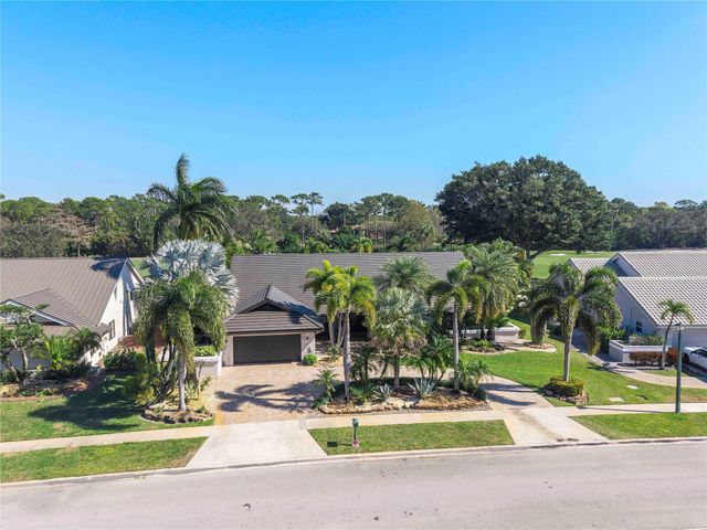 10630 Boca Woods Lane, Boca Raton, FL 33428