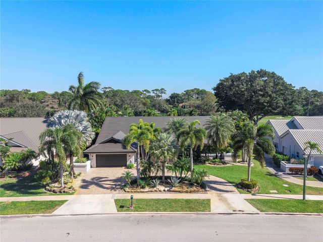 10630 Boca Woods Lane, Boca Raton, FL 33428