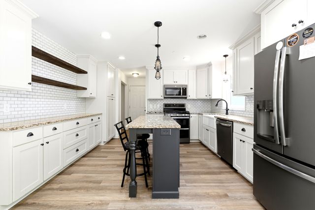 3434 Kinneys Rd, Cedar Hill, TN 37032