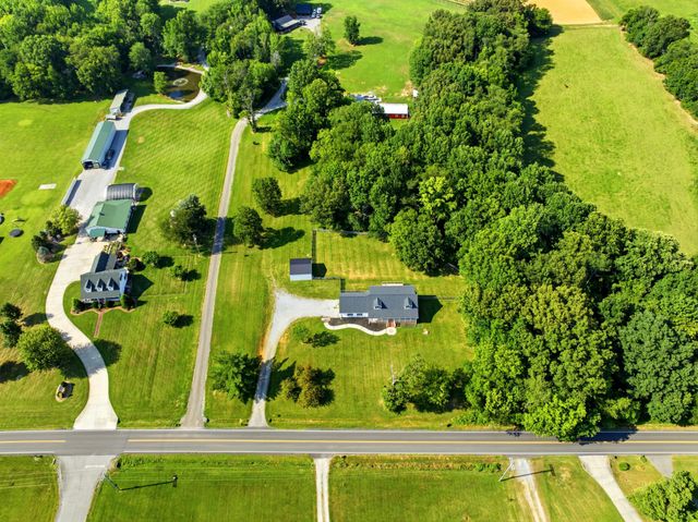 3434 Kinneys Rd, Cedar Hill, TN 37032