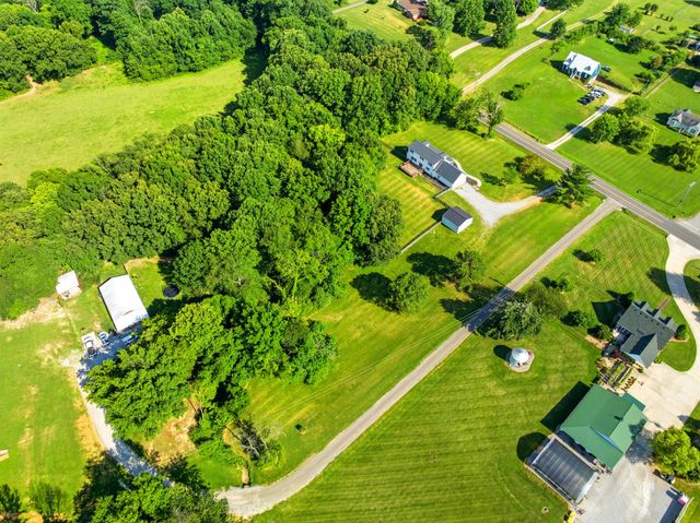3434 Kinneys Rd, Cedar Hill, TN 37032