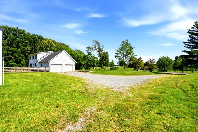 3434 Kinneys Rd, Cedar Hill, TN 37032