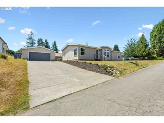 386 FINK St, Coos Bay, OR 97420