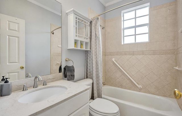 2105 SW 12th Terrace, Fort Lauderdale, FL 33315