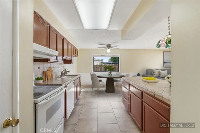 2234 Carter Way, Hanford, CA 93230