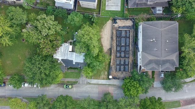 2 Hidalgo Street, Houston, TX 77056