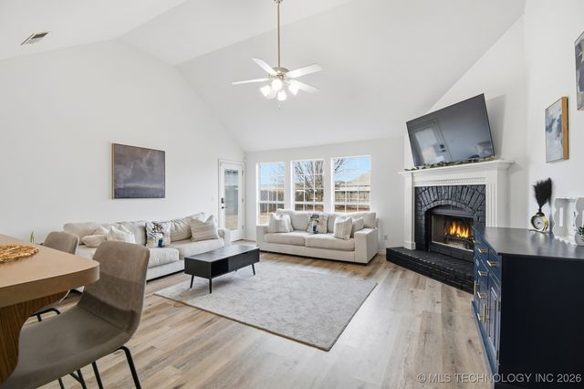 27529 E 112th Street, Coweta, OK 74429