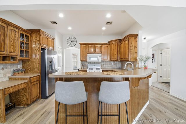 27529 E 112th Street, Coweta, OK 74429