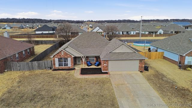 27529 E 112th Street, Coweta, OK 74429