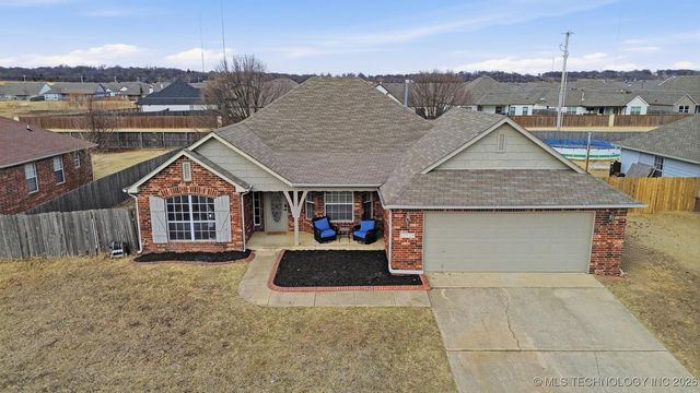 27529 E 112th Street, Coweta, OK 74429