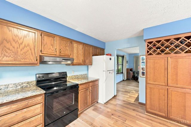9233 Meadow Drive, Maineville, OH 45039