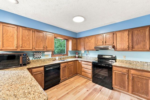 9233 Meadow Drive, Maineville, OH 45039