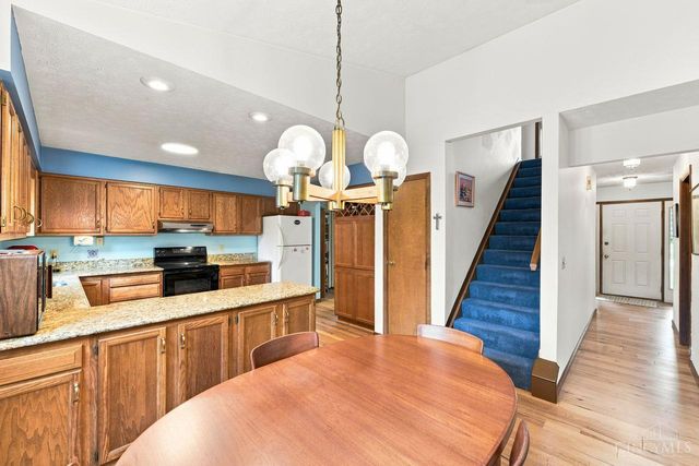 9233 Meadow Drive, Maineville, OH 45039
