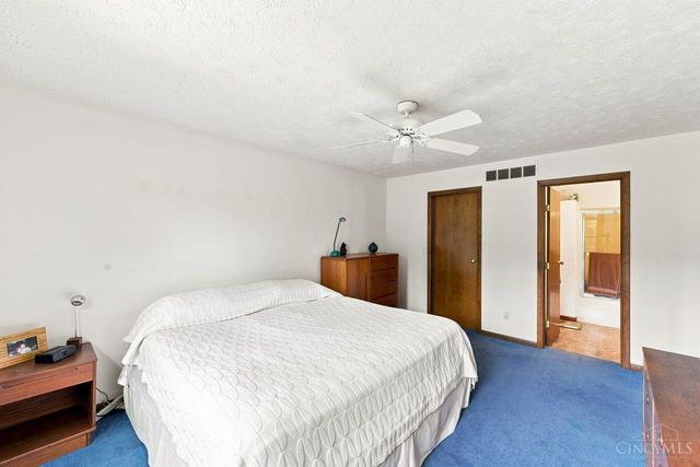 9233 Meadow Drive, Maineville, OH 45039