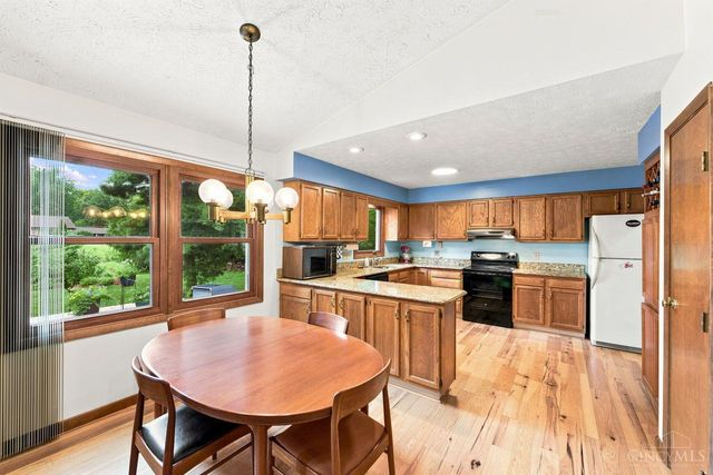 9233 Meadow Drive, Maineville, OH 45039