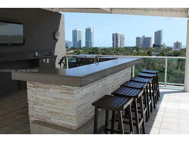 2525 SW 3 AV 1006, Miami, FL 33129