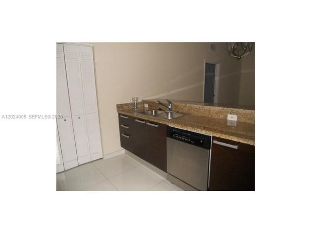 2525 SW 3 AV 1006, Miami, FL 33129