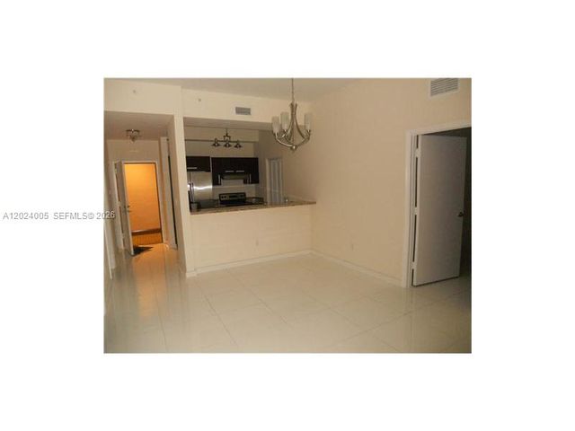 2525 SW 3 AV 1006, Miami, FL 33129