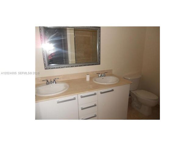 2525 SW 3 AV 1006, Miami, FL 33129