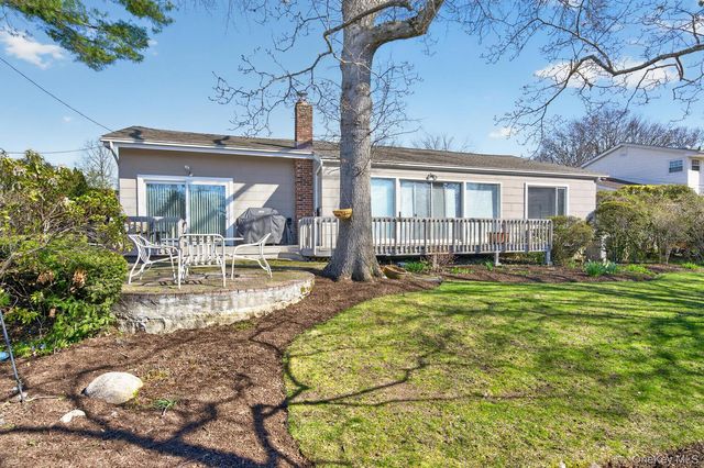4 W Oak Hill Drive, Oyster Bay, NY 11771