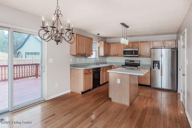 5408 Bannon Crossings Dr, Louisville, KY 40218