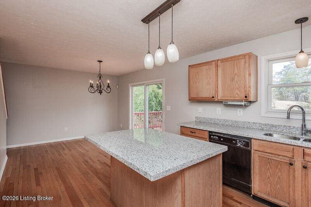 5408 Bannon Crossings Dr, Louisville, KY 40218