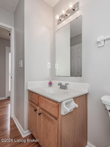 5408 Bannon Crossings Dr, Louisville, KY 40218