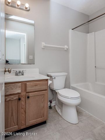 5408 Bannon Crossings Dr, Louisville, KY 40218