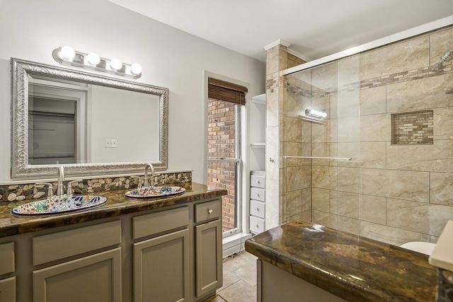 1833 NEW RIVERDALE RD, Germantown, TN 38138