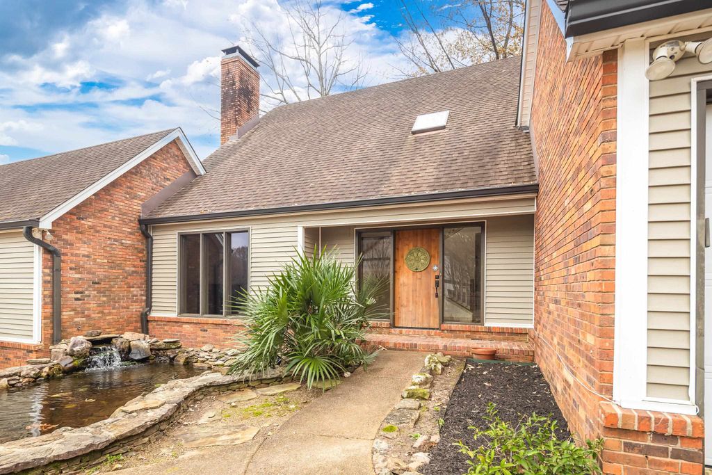 1833 NEW RIVERDALE RD, Germantown, TN 38138