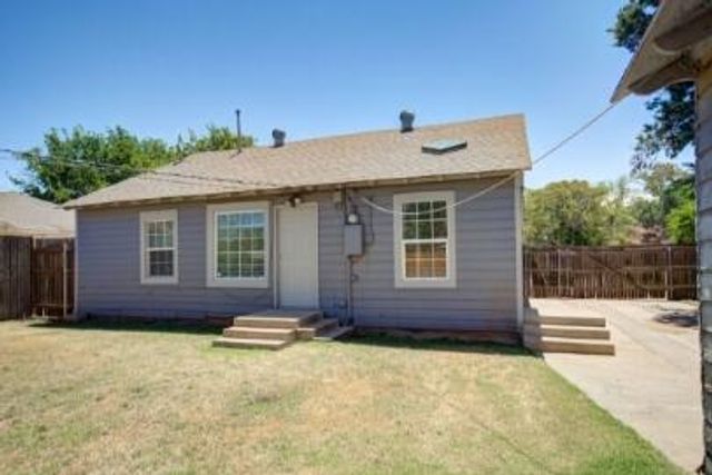 2216 32nd Street, Lubbock, TX 79411