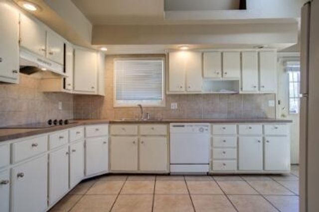 2216 32nd Street, Lubbock, TX 79411